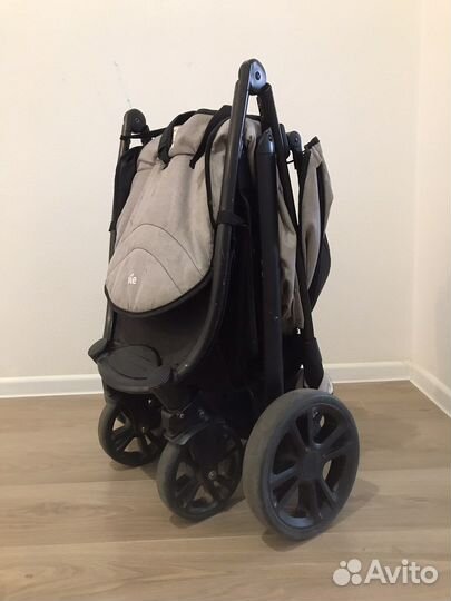 Прогулочная коляска Joie litetrax 4