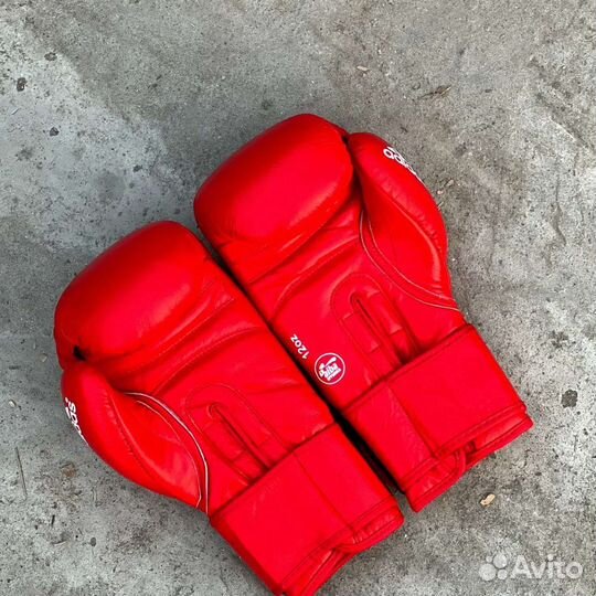 Боксерские перчатки adidas