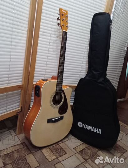 Yamaha Электроакустическая акустическая гитара