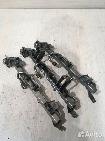 Рейка топливная рампа Ауди А4 Б5 1.6 050133681A