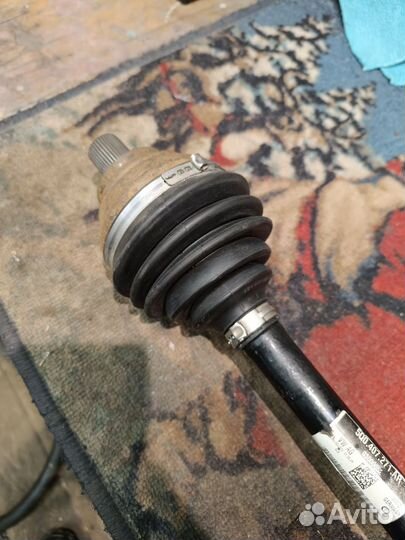 Левый приводной вал VAG