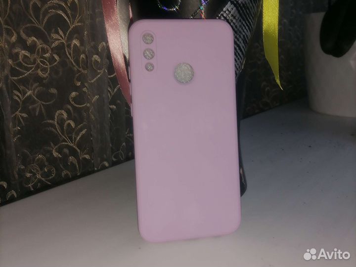 Чехол на телефон