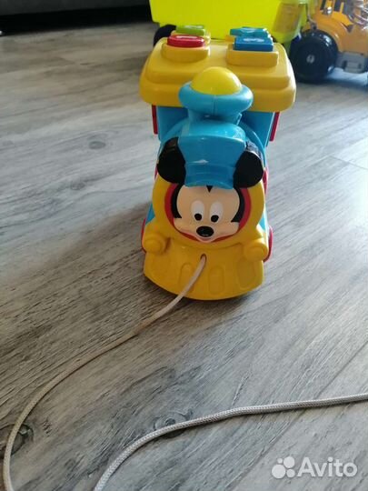 Паровоз Игрушка-каталка Disney Микки и Друзья