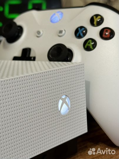 Xbox ONE S 1 тб