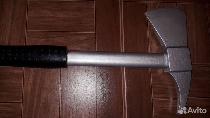 Топор пожарного поясной