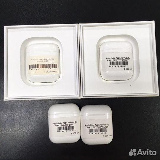 Apple Кейс AirPods б/у А16002(дф)