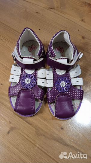 Сандалии для девочки