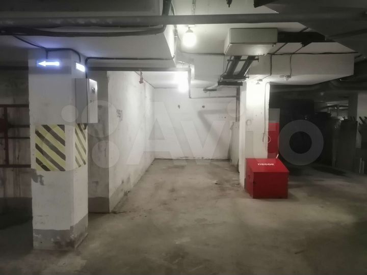 Машиноместо, 14 м²