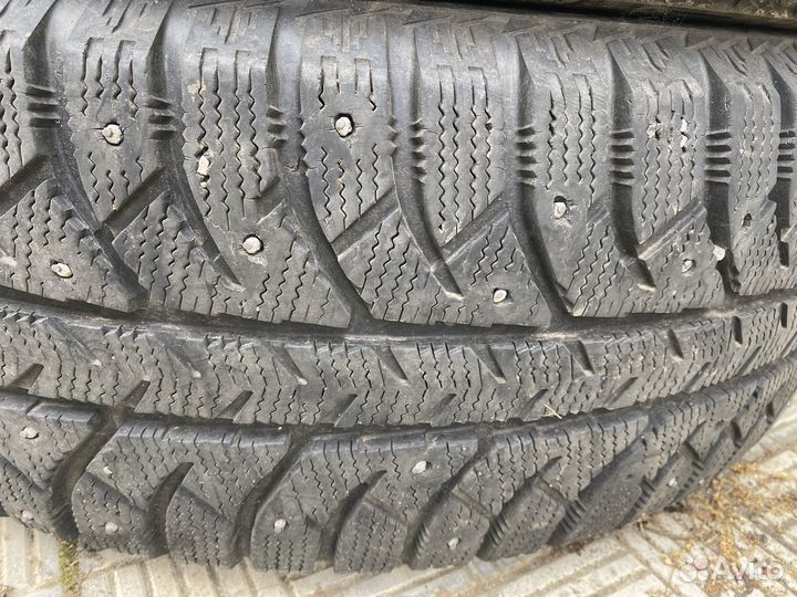 Bridgestone Ice Cruiser 7000 235/65 R17