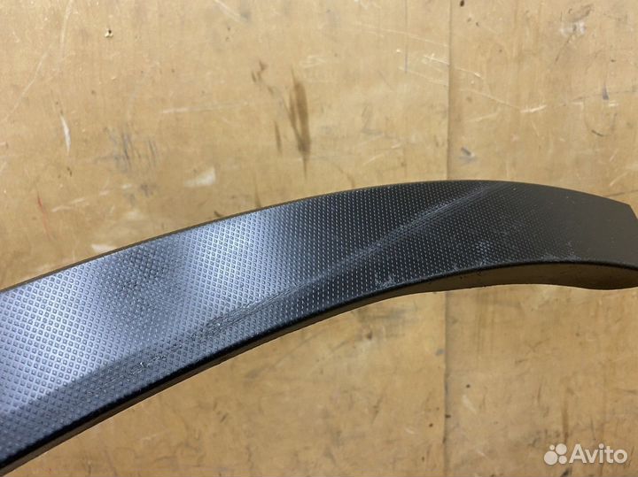 Накладка крыла переднего правого Subaru Forester S