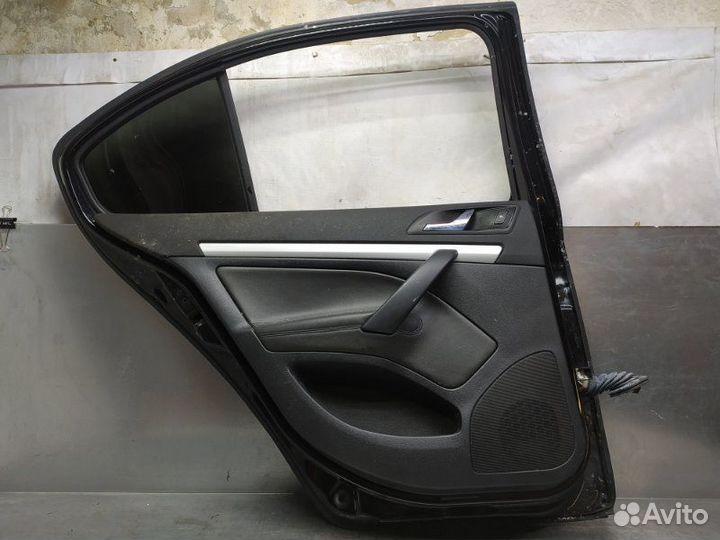 Обшивка двери задней левой skoda Octavia (A5 1Z) 2