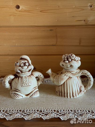 Набор чайник и сахарница