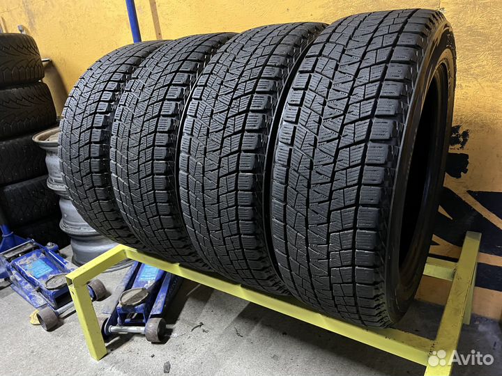 Bridgestone Blizzak DM-V1 225/60 R17