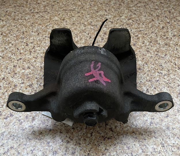 Суппорт тормозной передний правый Honda Accord 9