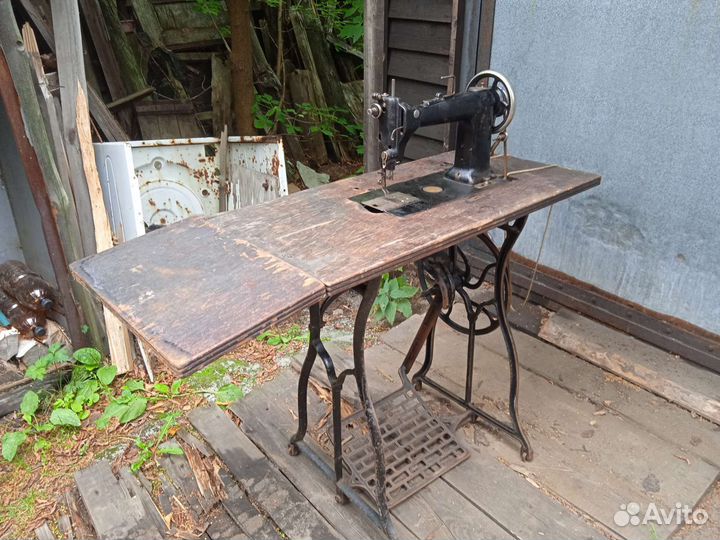 Швейная машина Singer