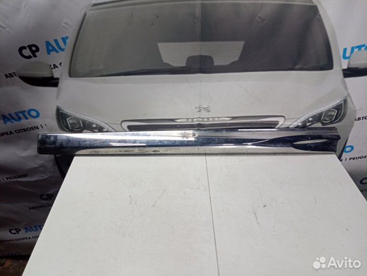 Молдинг двери передний левый Citroen Ds5