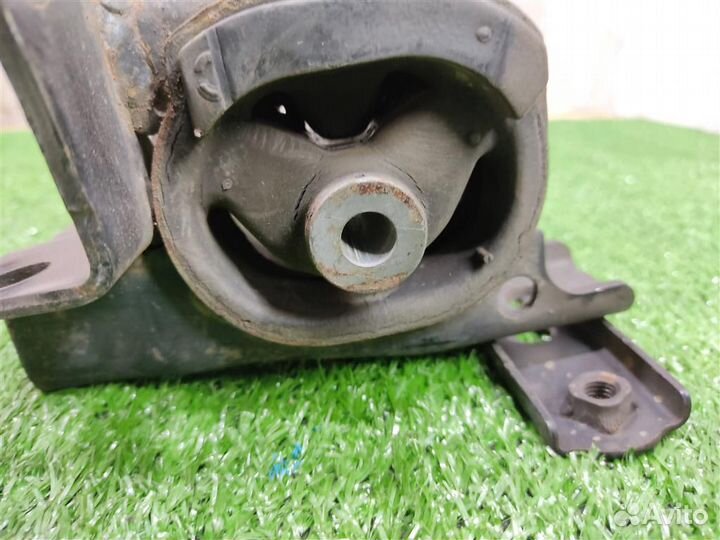 Опора (подушка) двигателя левая Toyota RAV4 A2 20