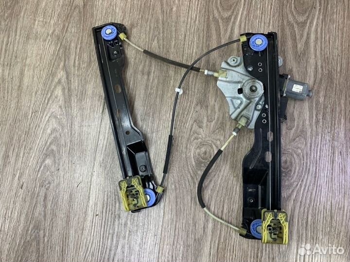 Стеклоподъемник передний правый Opel Astra J