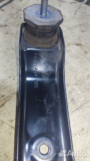 A9605284540 Кронштейн воздухозаборника Actros MP4