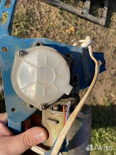 Мотор стеклоочистителя