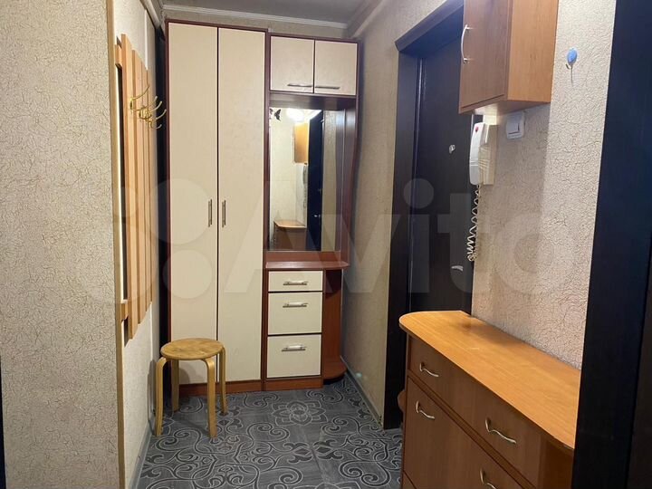 2-к. квартира, 40 м², 1/9 эт.