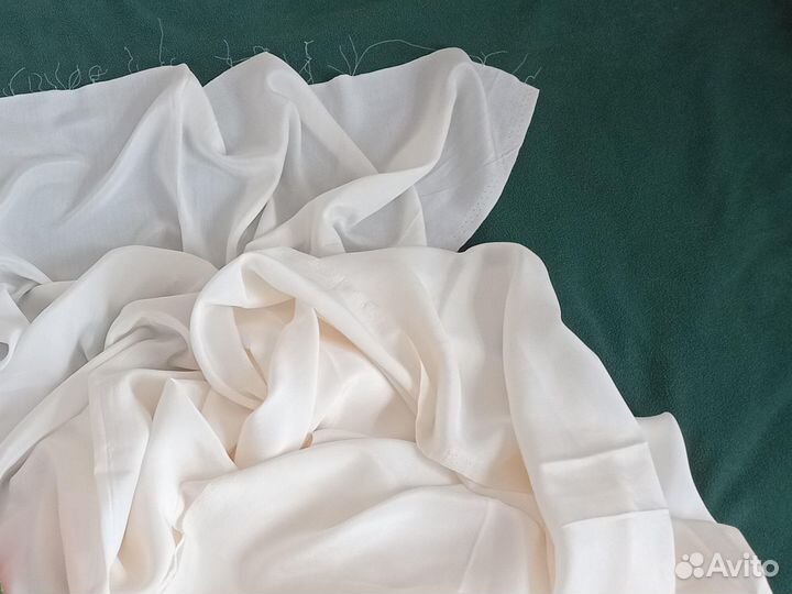 Отрез белого крепдешина