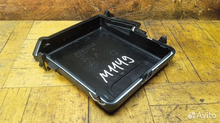 Крышка блока предохранителей Renault Megane III (2