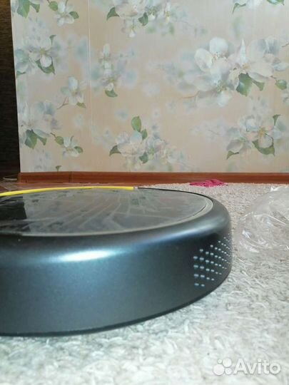 Робот пылесос с влажной уборкой