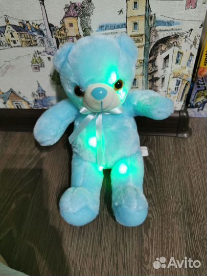 Игрушки мягкие разные много