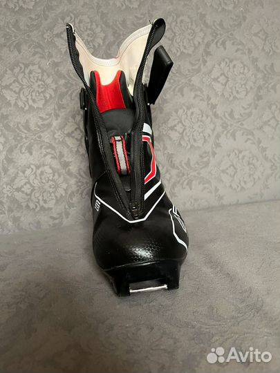 Ботинки лыжные