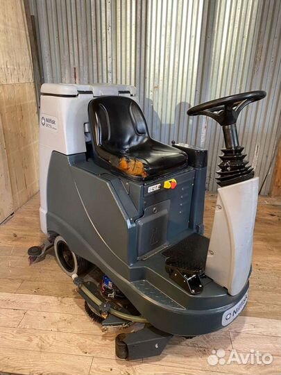 Аккумуляторная поломоечная машина Nilfisc br 755