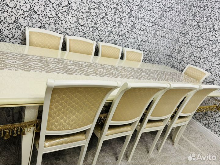 Кухонный стол и стулья комплект торг уместен