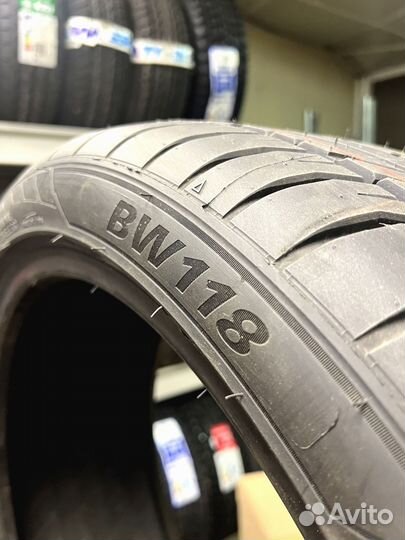 Bearway BW118 235/40 R19 91T