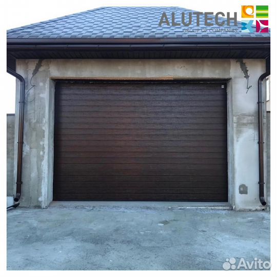 Секционные ворота для гаража alutech