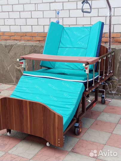 Кровать для лежачих больных с туалетом