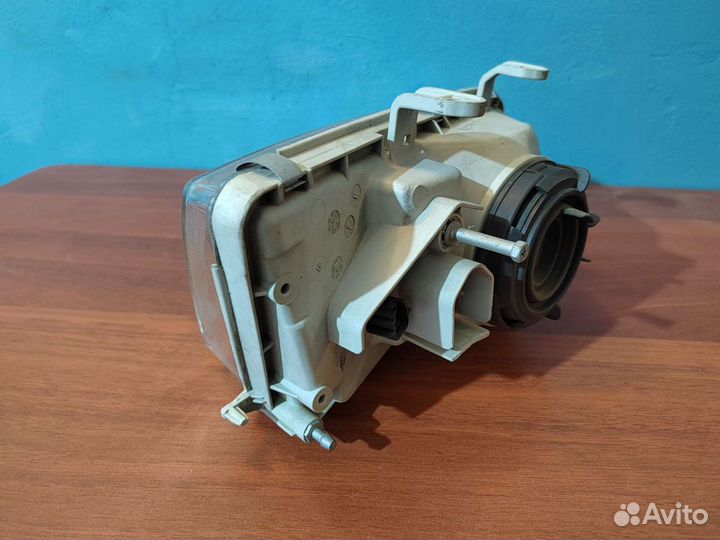 Фара левая Nissan primera