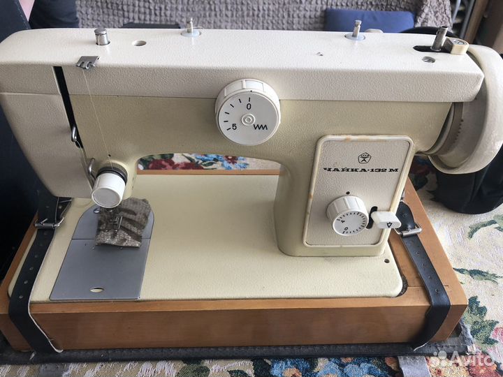 Швейная машина Чайка