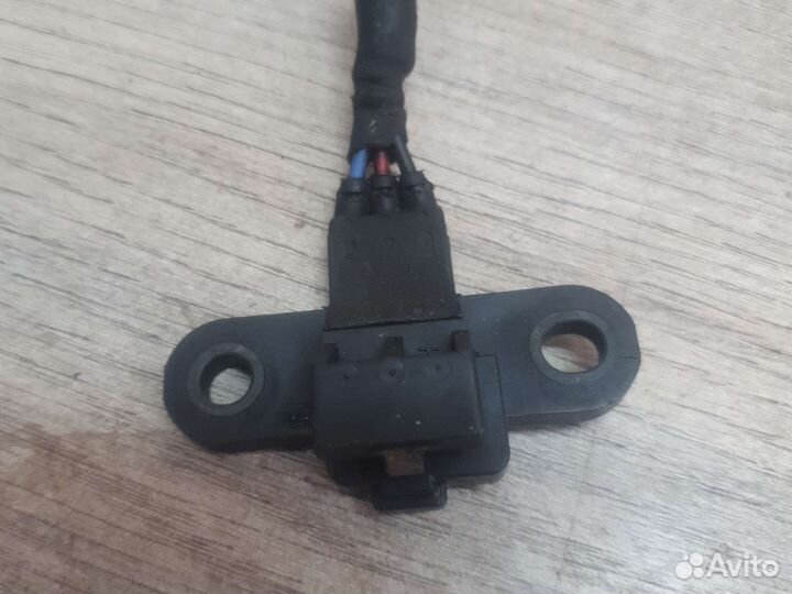Датчик положения коленвала Mitsubishi galant 2.4