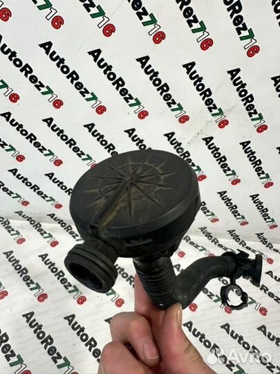 Клапан вентиляции картера Volkswagen Polo 5