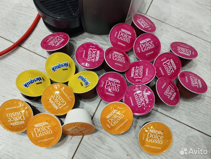 Кофемашина Nescafe dolce gusto