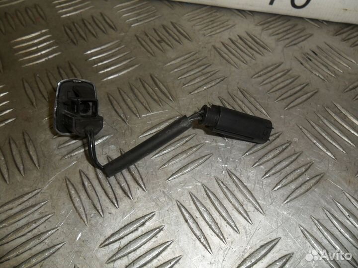 Б/У Форсунка омывателя лобового стекла (хром)