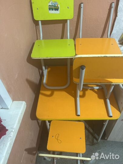 Детский стол и 2 стула