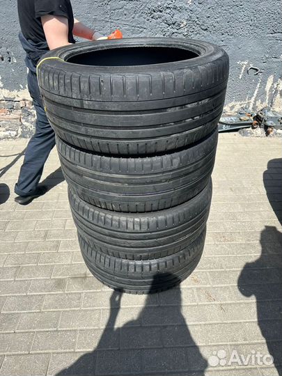 Nokian Tyres Hakka Black SUV 265/45 R21 104Y