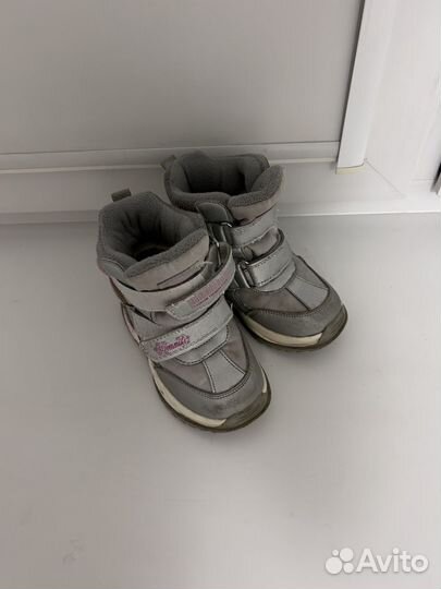 Ботинки на девочку 24