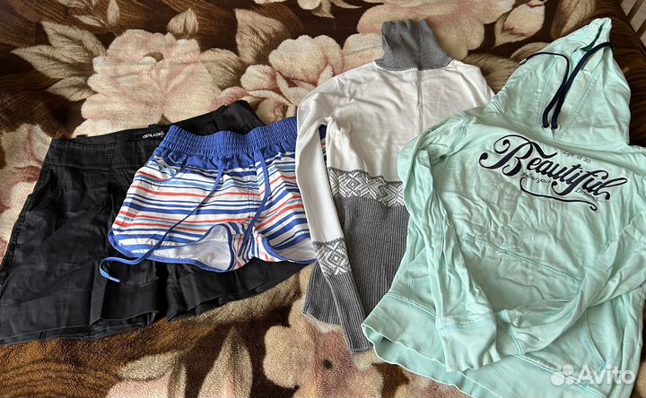 Отдам пакетом женские вещи