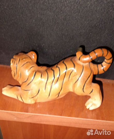 Статуэтка тигр