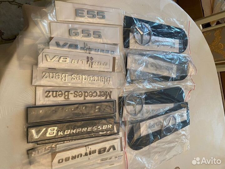 Шильдики и значки на Mercedes