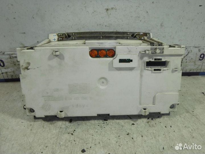 Панель приборов VW Golf III