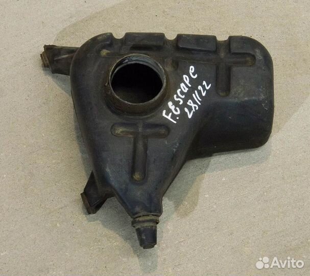 Резонатор воздушного фильтра Ford Escape 1