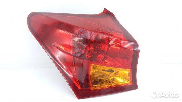 Стоп левый Toyota Auris NZE181